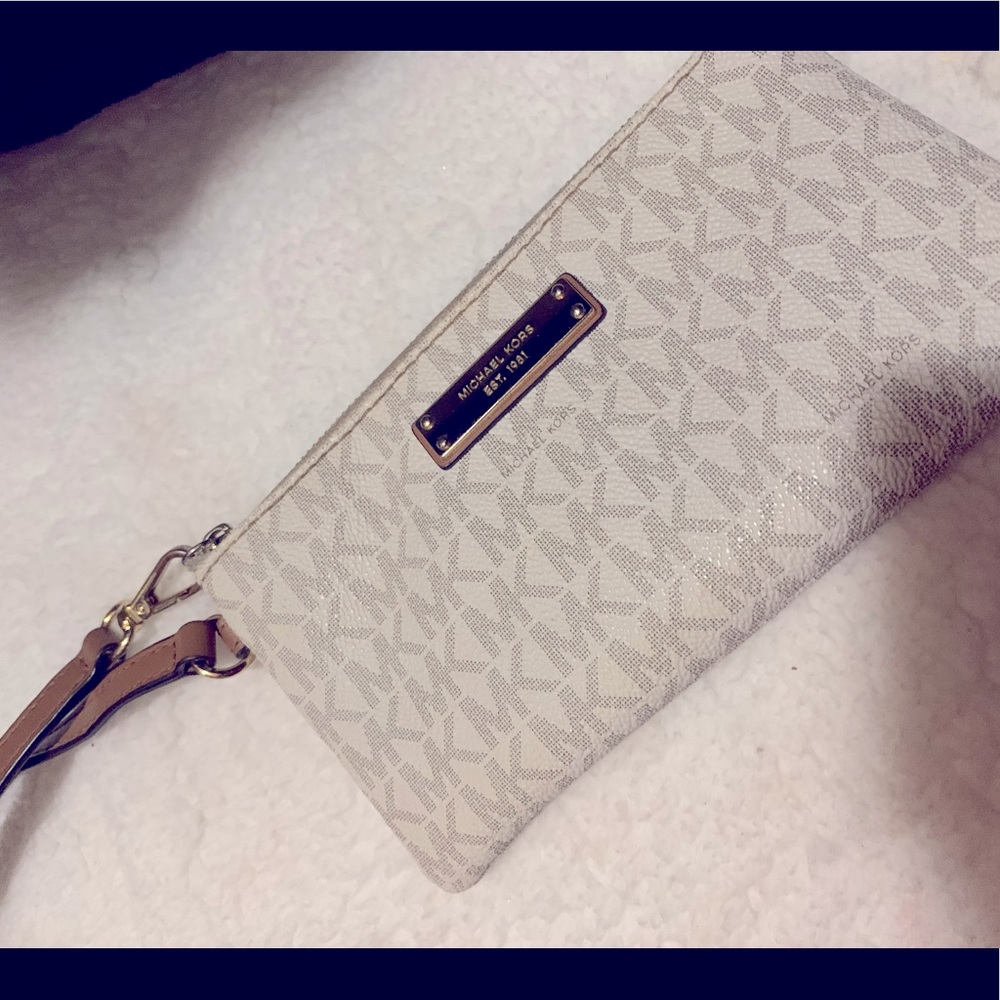 Wristlet